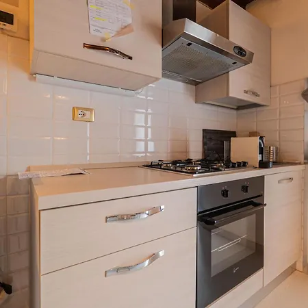 Juliet's Paradise Balcongraffiti In *