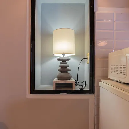 Juliet's Paradise Balcongraffiti In Werona