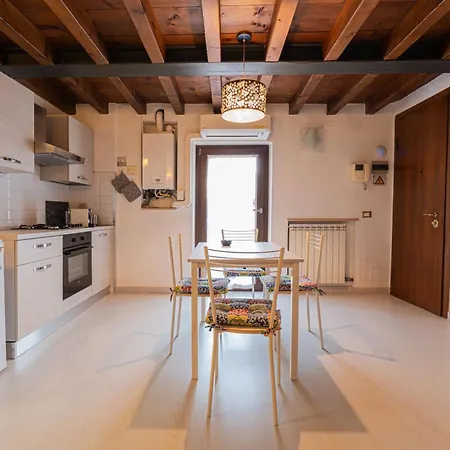 Juliet's Paradise Balcongraffiti In * Werona