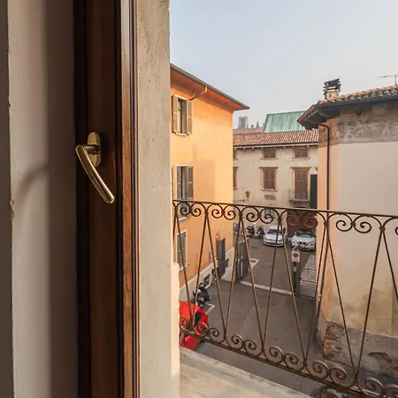 Juliet's Paradise Balcongraffiti In *